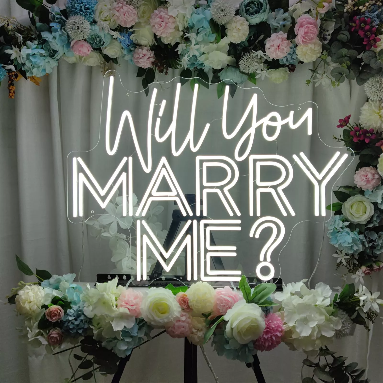 ‘Will you marry me?’ Neon sign